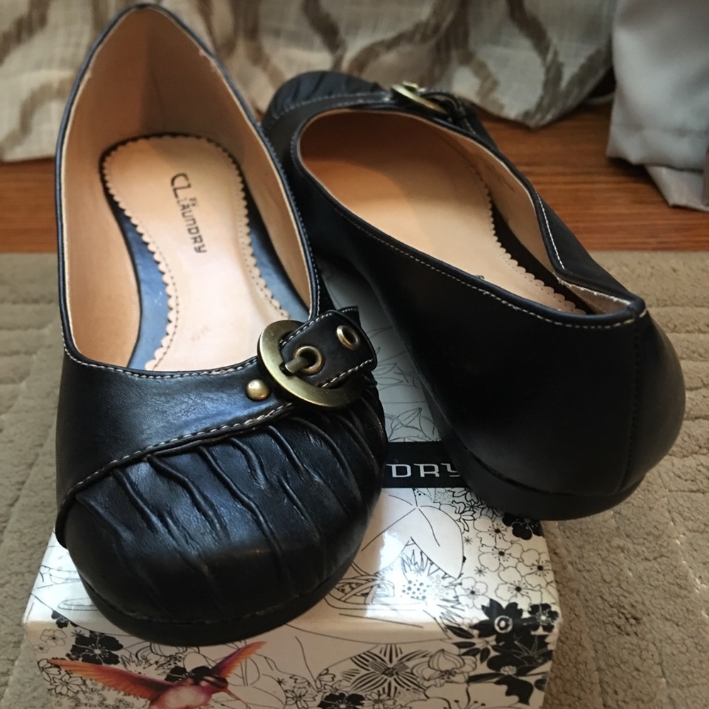 CL by Laundry black ballet flats